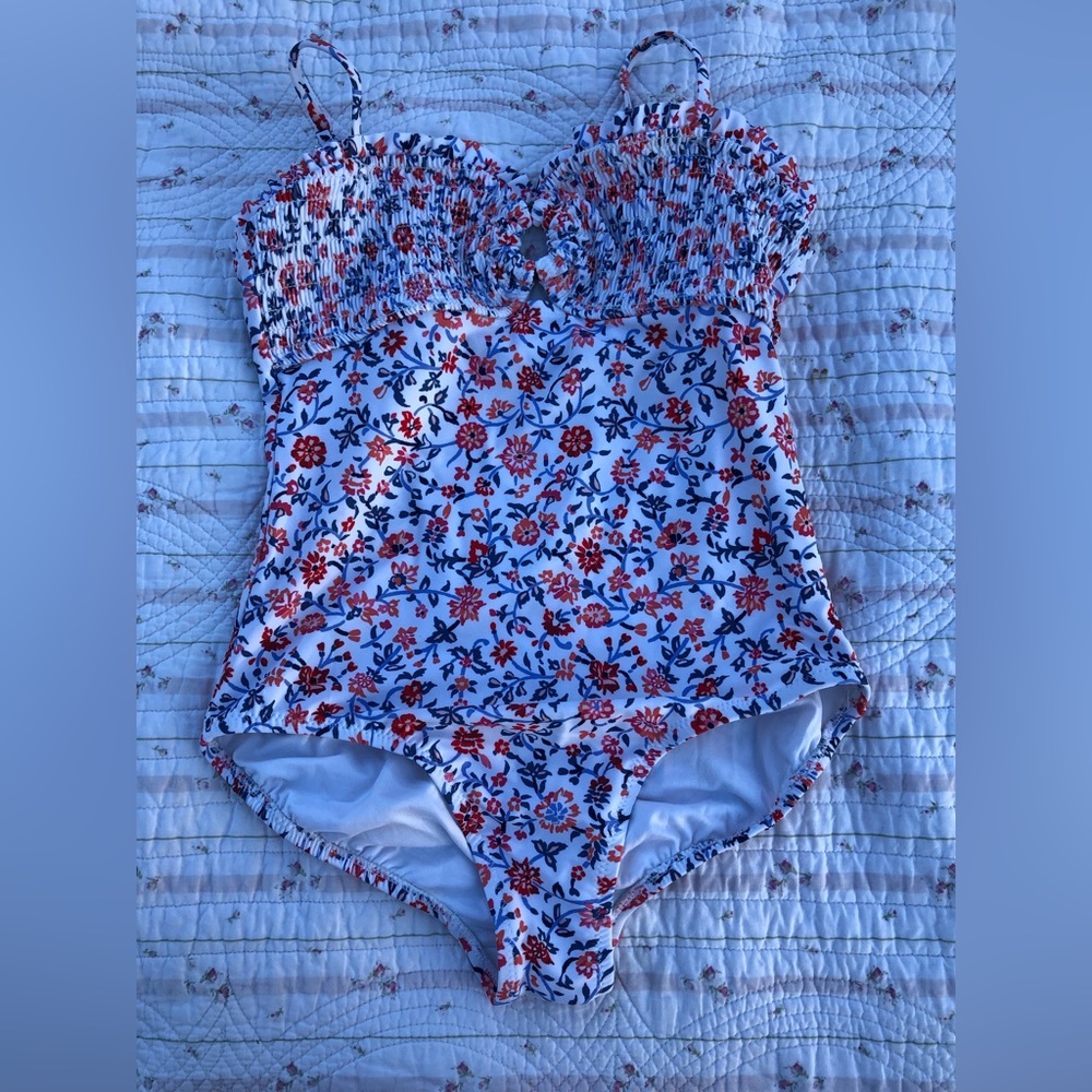 Old navy Girls 12 swimsuit